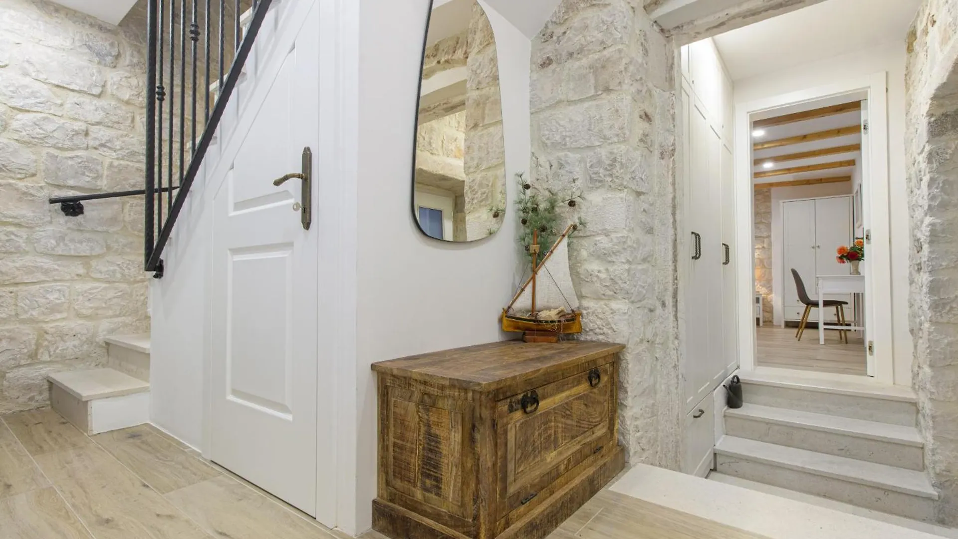 Stone House Trogir Vila