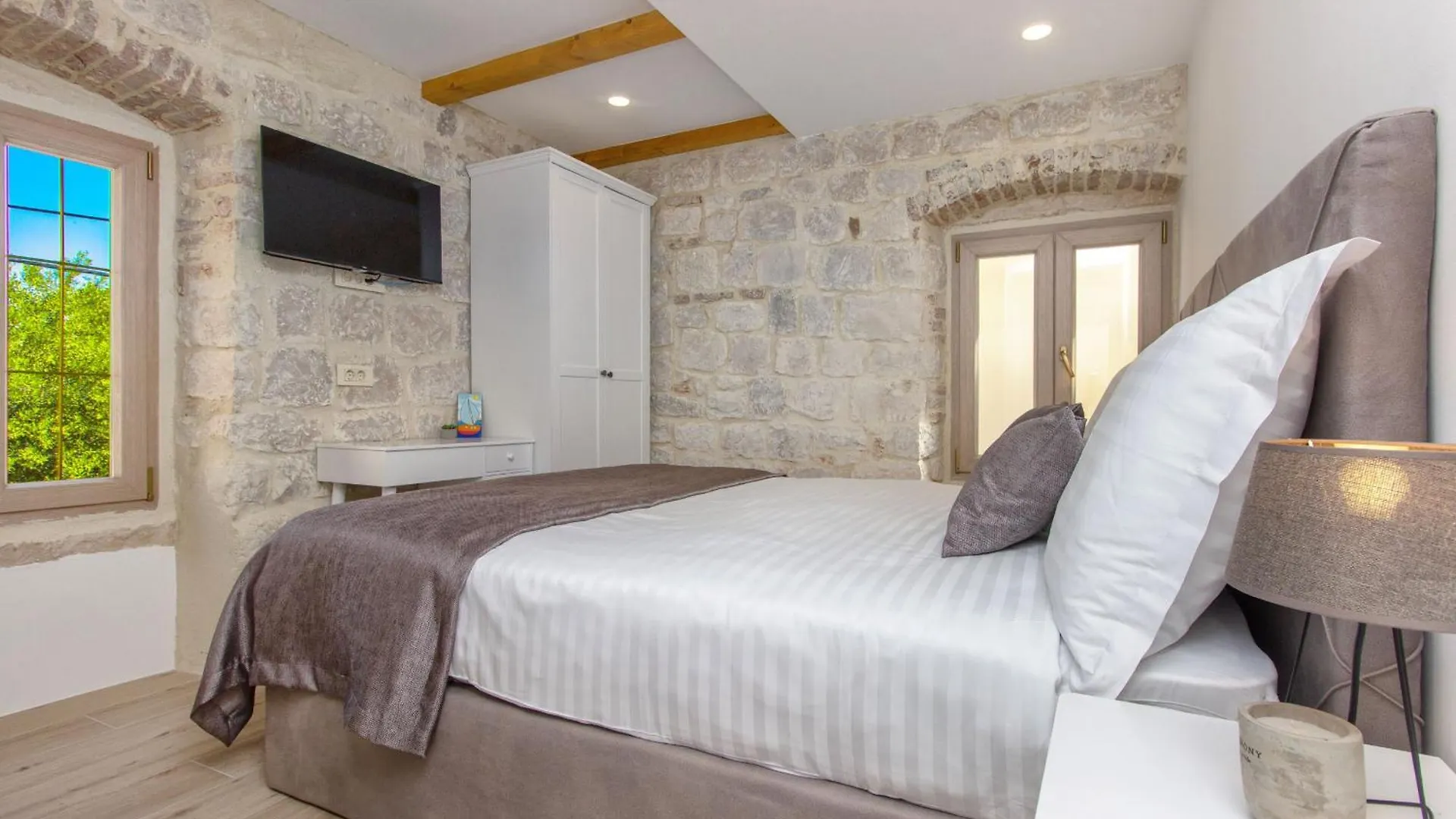Stone House Trogir Vila