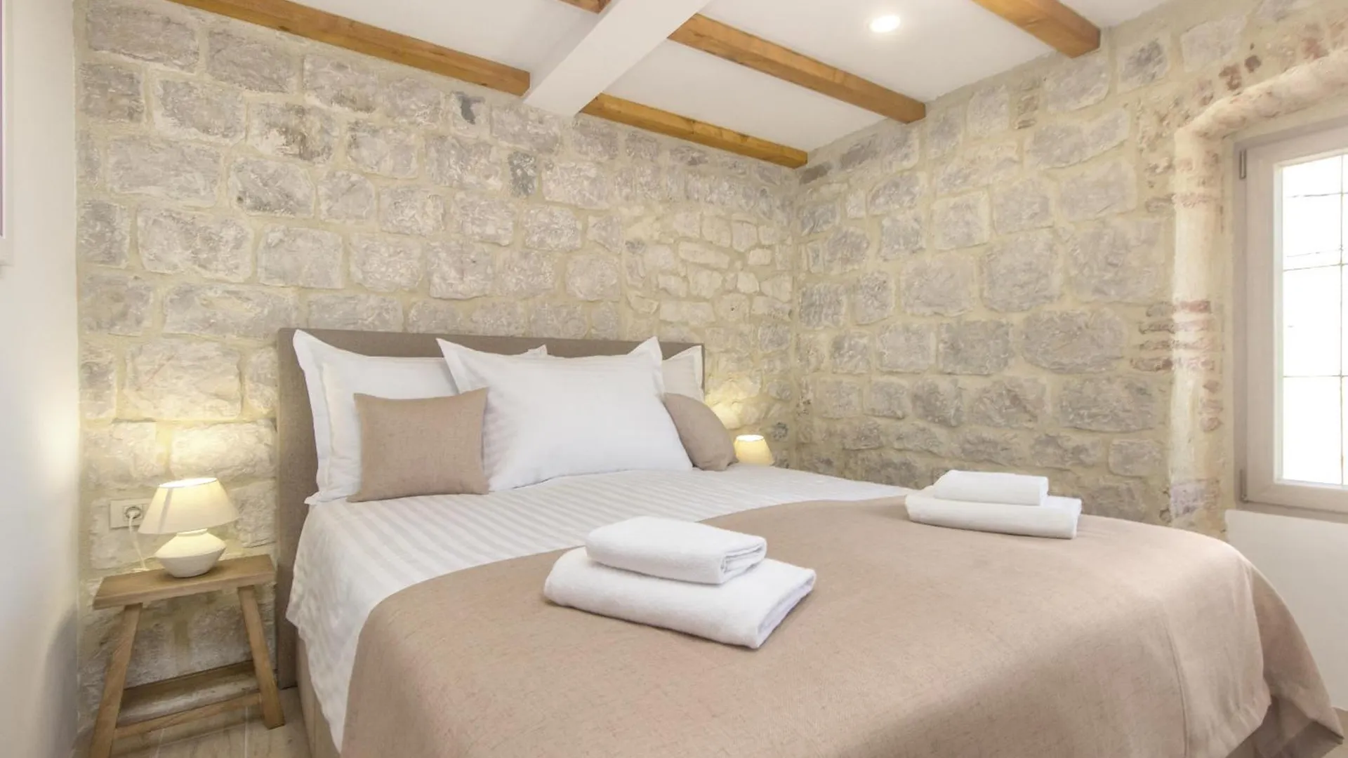 Stone House Trogir Vila Croácia